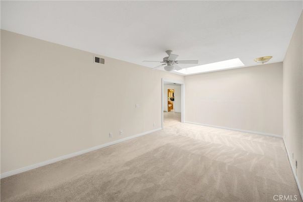 Empty room, Interior