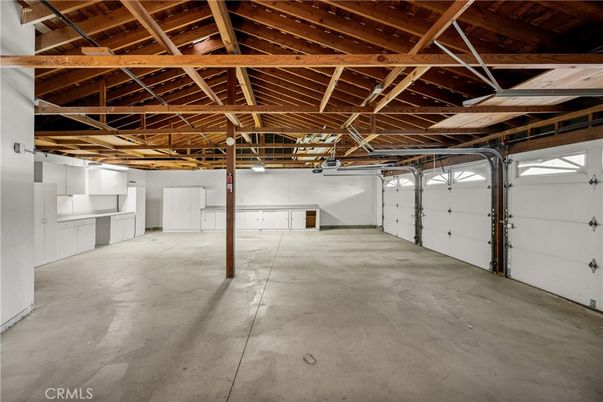 Garage, Interior, Wooden Beams