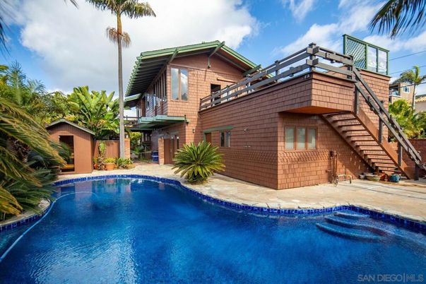 Exterior, Pool