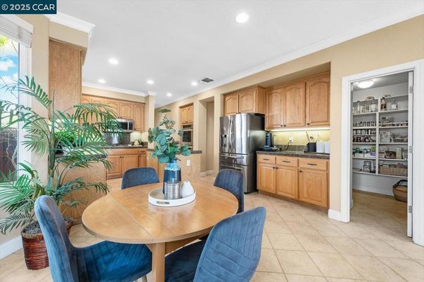 Dining room, Interior, Kitchen, Recessed Lighting, Stainless Steel Appliances