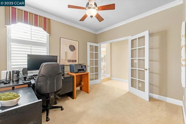 Home Office, Interior