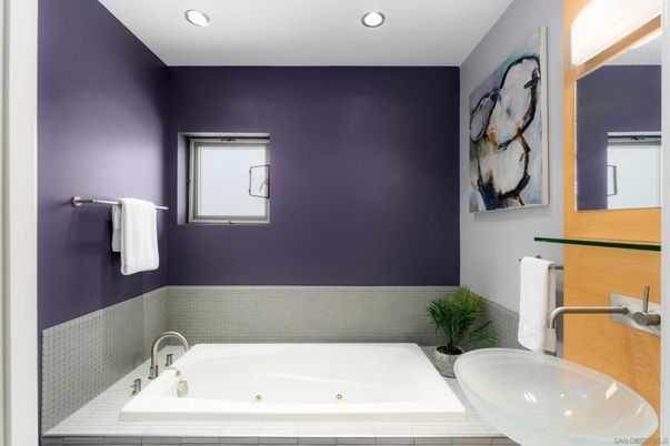 Bathroom, Interior, Recessed Lighting