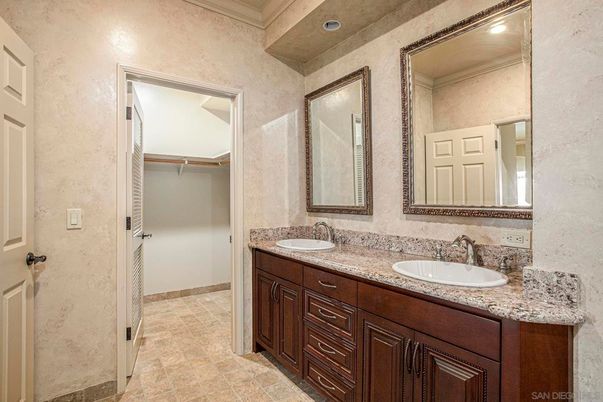 Bathroom, Dual Sink Vanities, Interior, Walk-in Closets