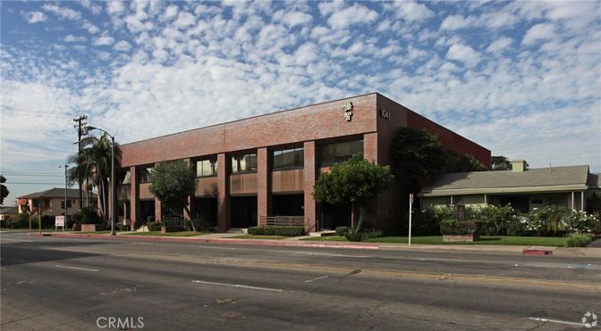 Exterior, Facade, Condo Building