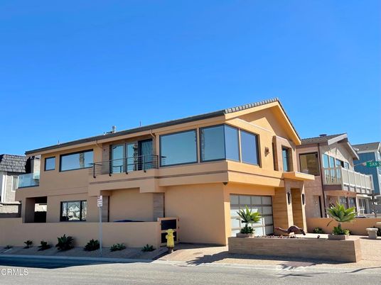 Attached, Exterior, Facade, Modern