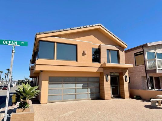 Attached, Exterior, Facade, Modern