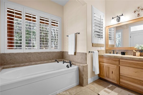 Bathroom, Interior, Tile Countertops