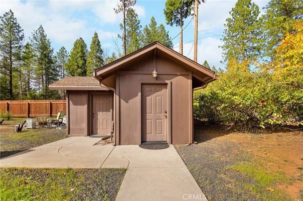 Detached Garage, Exterior