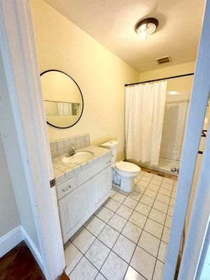 Bathroom, Interior, Tile Countertops