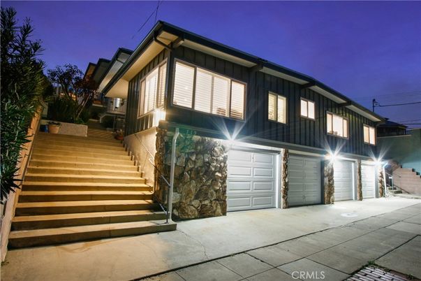 Attached, Exterior, Facade, Modern