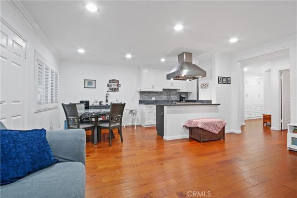 Dining room, Interior, Kitchen, Recessed Lighting, Wood Texture Flooring
