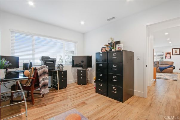 Home Office, Interior, Recessed Lighting, Wood Texture Flooring