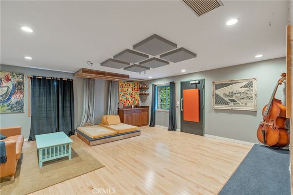 Interior, Recessed Lighting, Wood Texture Flooring