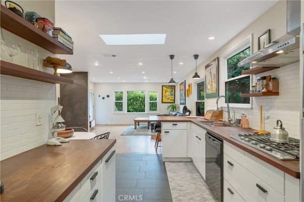 Dining room, Interior, Kitchen, Pendant Lights, Recessed Lighting, Stainless Steel Appliances