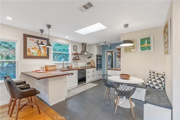Dining room, Interior, Kitchen, Pendant Lights, Recessed Lighting, Stainless Steel Appliances