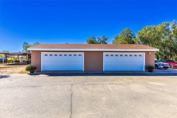 Detached Garage, Exterior