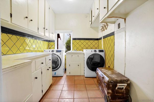 Interior, Washer