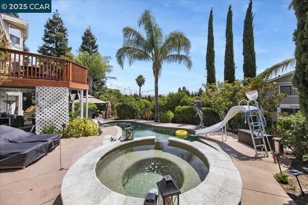 Exterior, Playground, Pool