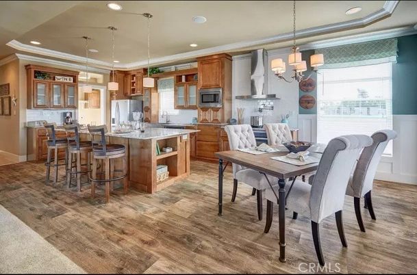 Chandelier, Dining room, Interior, Kitchen, Pendant Lights, Recessed Lighting, Wood Texture Flooring