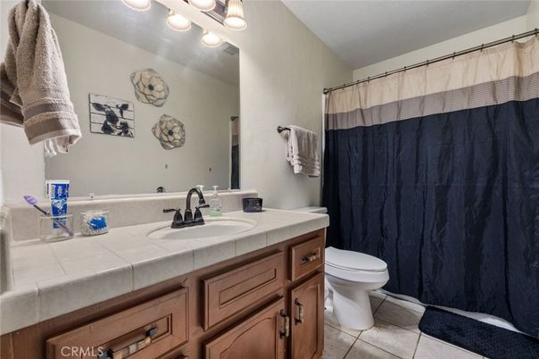 Bathroom, Interior, Tile Countertops