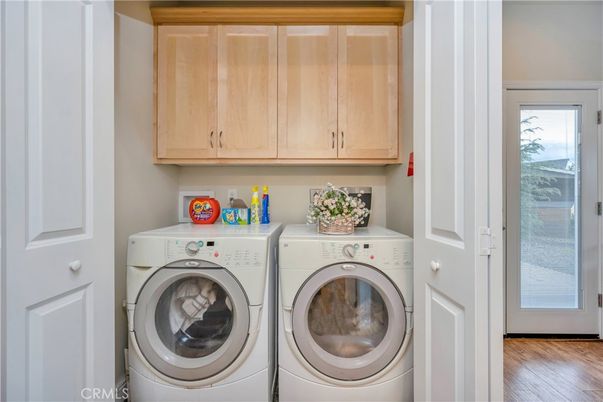 Interior, Utility Closets, Washer, Wood Texture Flooring