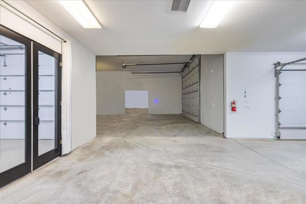 Garage, Interior