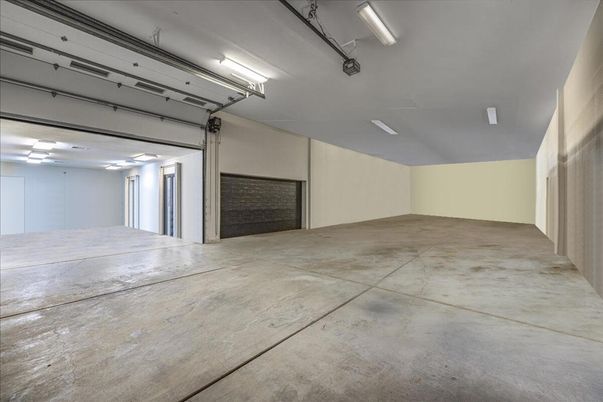 Garage, Interior