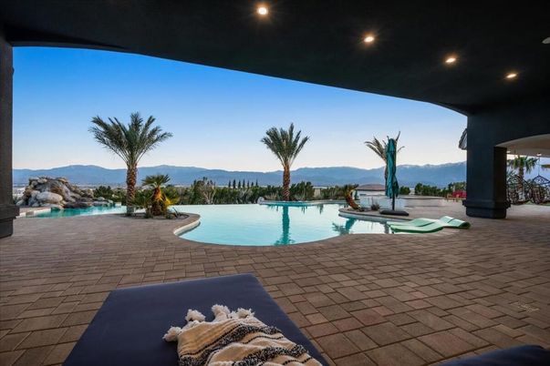 Exterior, Pool, Other
