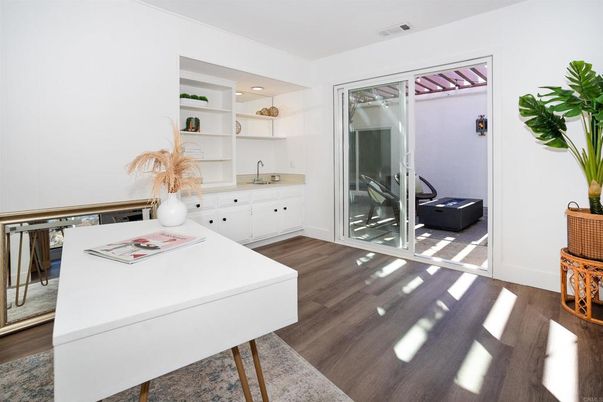 Interior, Recessed Lighting, Wood Texture Flooring