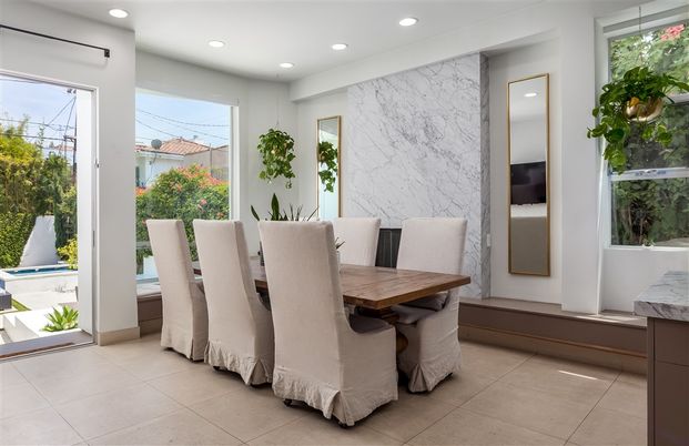 Dining room, Interior, Marble Walls, Recessed Lighting