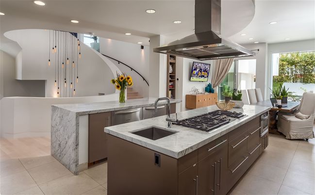 Dining room, Interior, Kitchen, Recessed Lighting, Stainless Steel Appliances