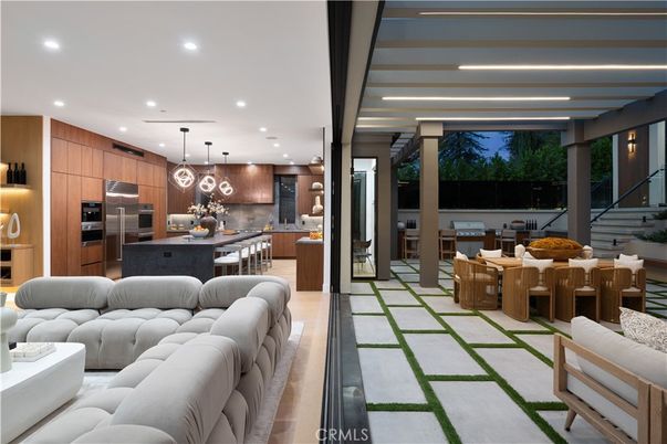 Dining room, Interior, Kitchen, Living room, Pendant Lights, Recessed Lighting, Stainless Steel Appliances