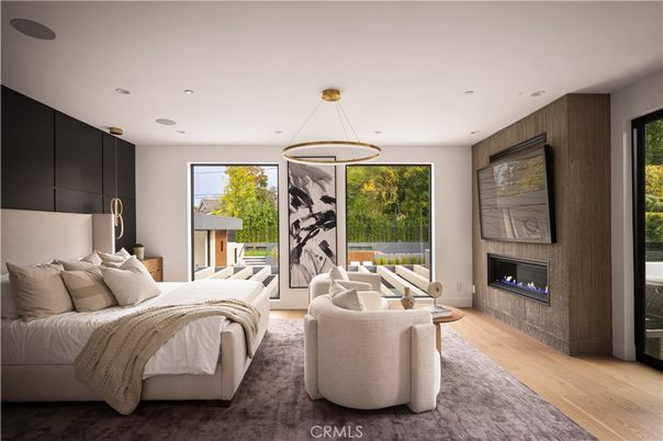 Bedroom, Fireplace, Interior, Pendant Lights, Recessed Lighting, Wood Texture Flooring