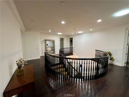 Interior, Pendant Lights, Recessed Lighting, Wood Texture Flooring