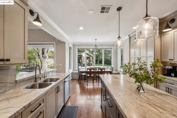 Dining room, Interior, Kitchen, Pendant Lights, Recessed Lighting, Wood Texture Flooring