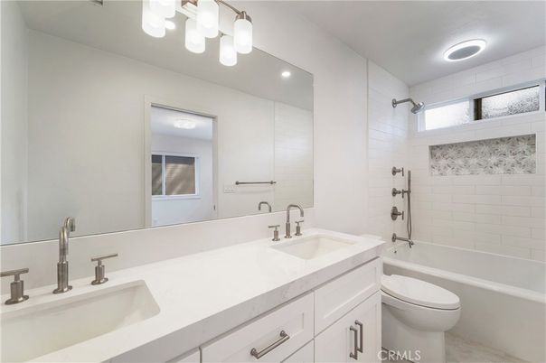 Bathroom, Dual Sink Vanities, Interior, Recessed Lighting