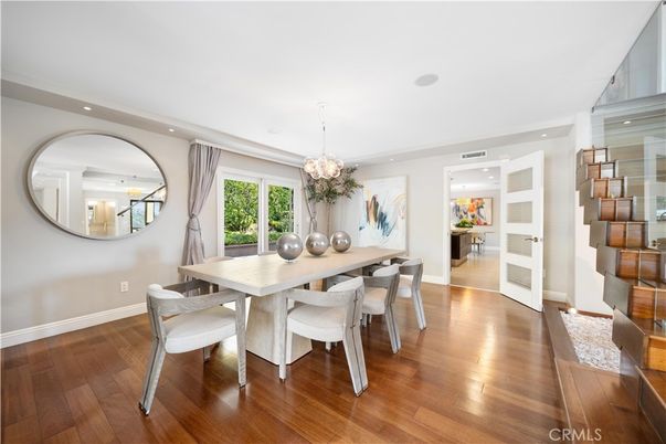 Chandelier, Dining room, Interior, Recessed Lighting, Wood Texture Flooring