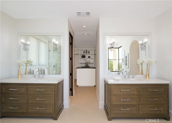 Bathroom, Dual Sink Vanities, Interior, Recessed Lighting