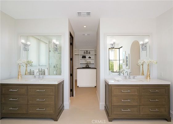 Bathroom, Dual Sink Vanities, Interior, Recessed Lighting