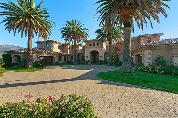 Backyard, Exterior, Facade, Mediterranean