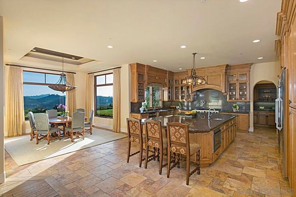 Chandelier, Dining room, Interior, Kitchen, Pendant Lights, Recessed Lighting, Stainless Steel Appliances