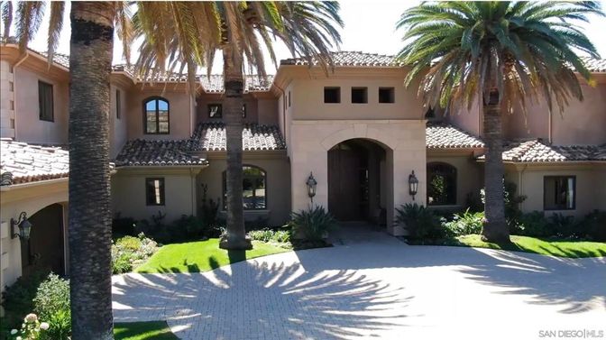 Exterior, Facade, Mediterranean
