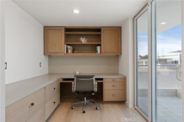 Home Office, Interior, Recessed Lighting, Wood Texture Flooring