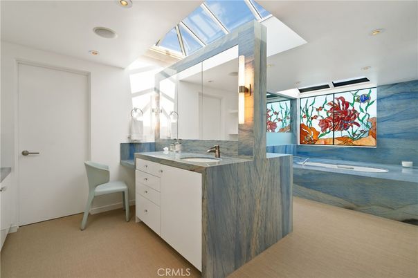 Bathroom, Interior, Recessed Lighting