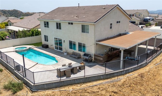 Exterior, Pool
