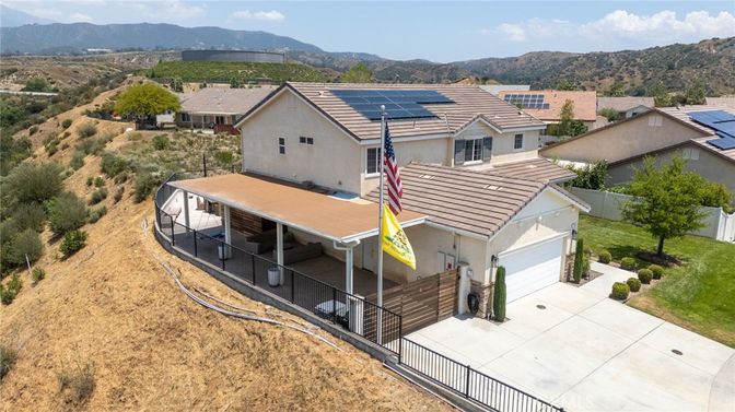 Exterior, Drone