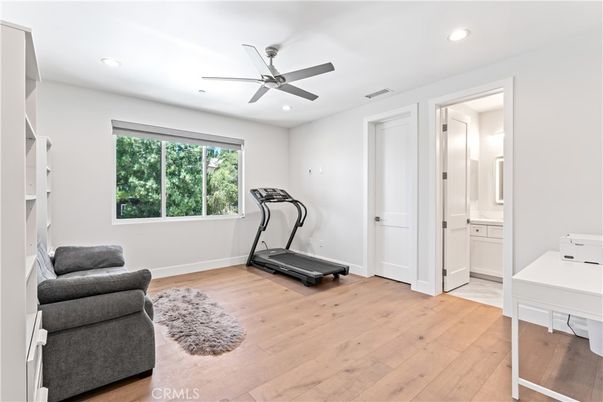 Fitness Equipment, Interior, Recessed Lighting, Wood Texture Flooring