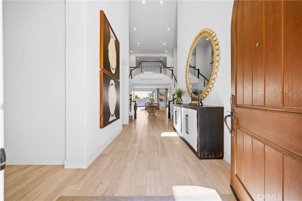 Interior, Pendant Lights, Recessed Lighting, Wood Texture Flooring
