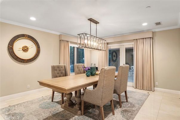 Dining room, Interior, Pendant Lights, Recessed Lighting