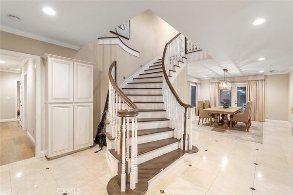 Chandelier, Dining room, Interior, Recessed Lighting, Wood Texture Flooring